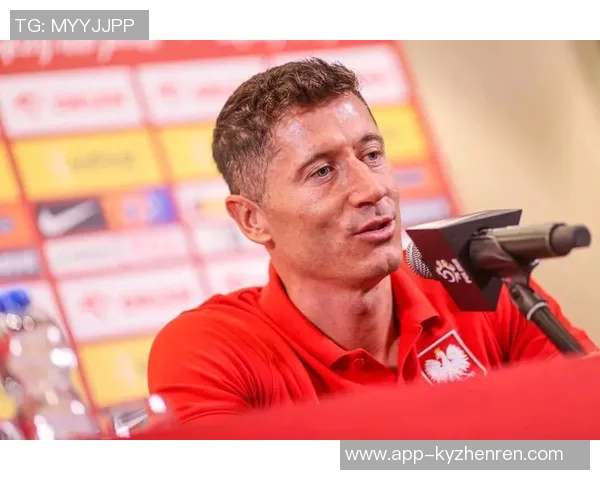 莱万重返老东家引发拜仁球迷愤怒纷纷指责其忘恩负义